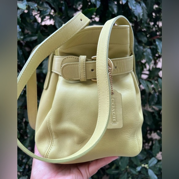 COACH Vintage Belted Soho pouch in leaf (lime green) Leather Bucket Bag - Picture 2 of 13